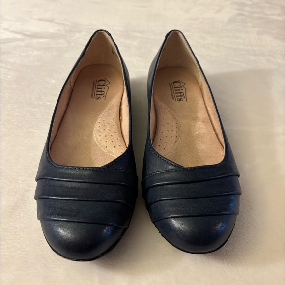 Cliffs by WHITE MOUNTAIN Navy Flats - Picture 1 of 7